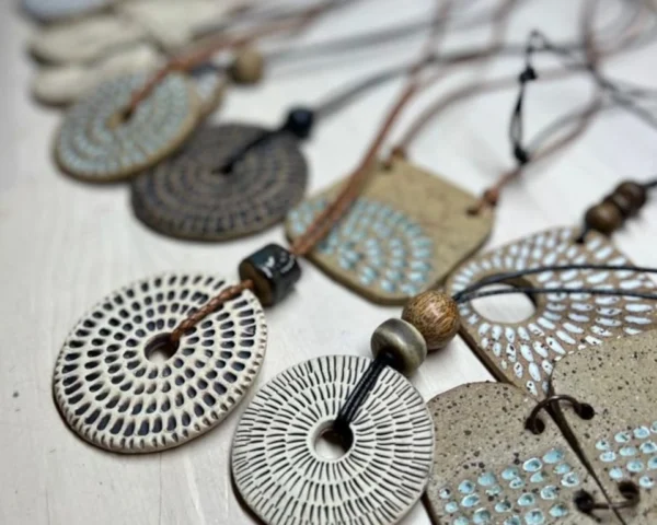 colgantes-y-joyería-cerámica